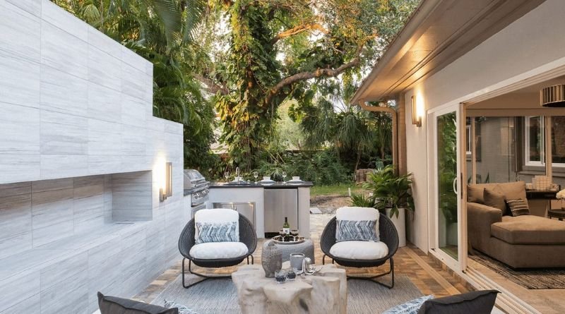 Sunlit Spaces: The Summer Guide to Seamless Design-Build Living